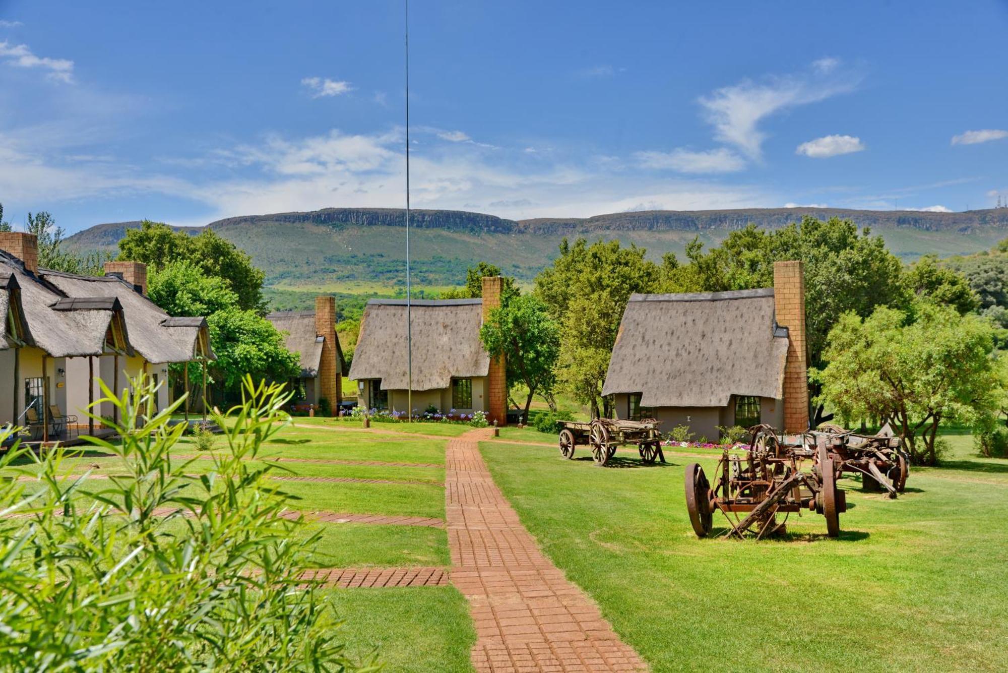 מגליסבורג African Hills Safari Lodge & Spa מראה חיצוני תמונה