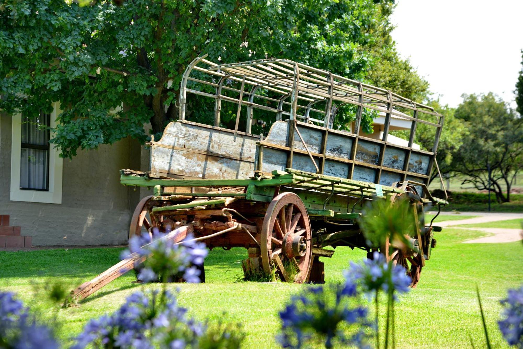 מגליסבורג African Hills Safari Lodge & Spa מראה חיצוני תמונה